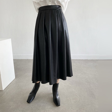 Vegan Leather Pleated Long Skirt